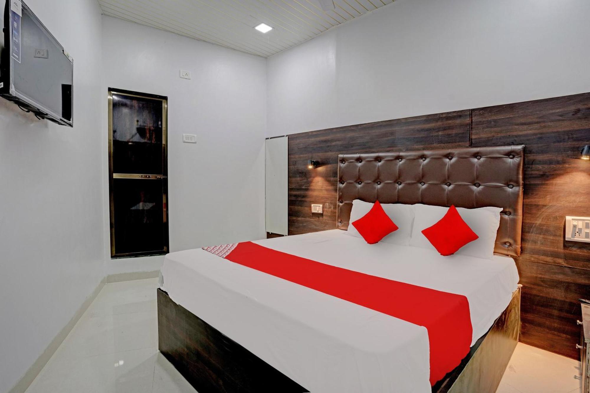 Hotel O Nithyanand Bombay Esterno foto