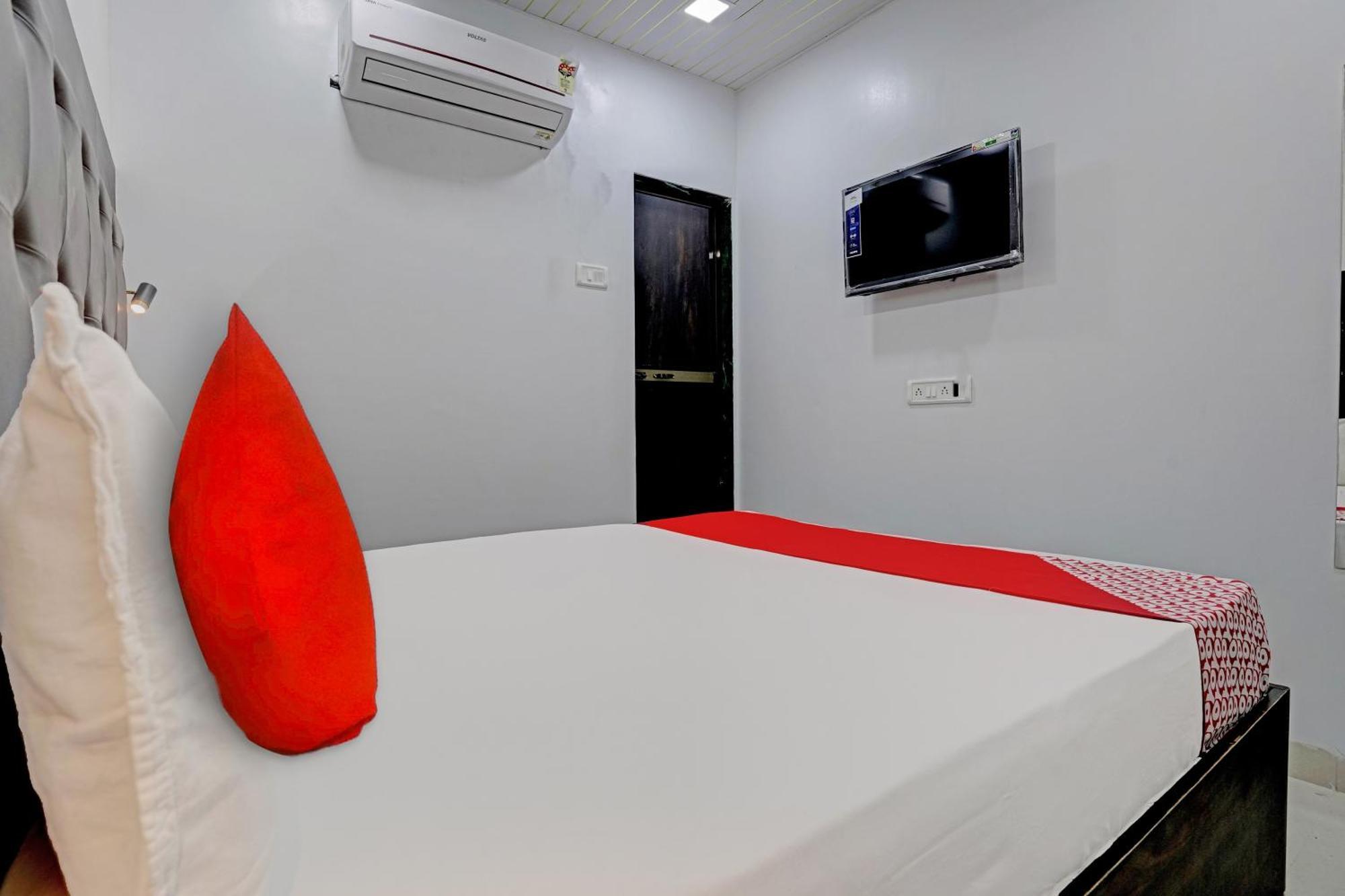 Hotel O Nithyanand Bombay Esterno foto