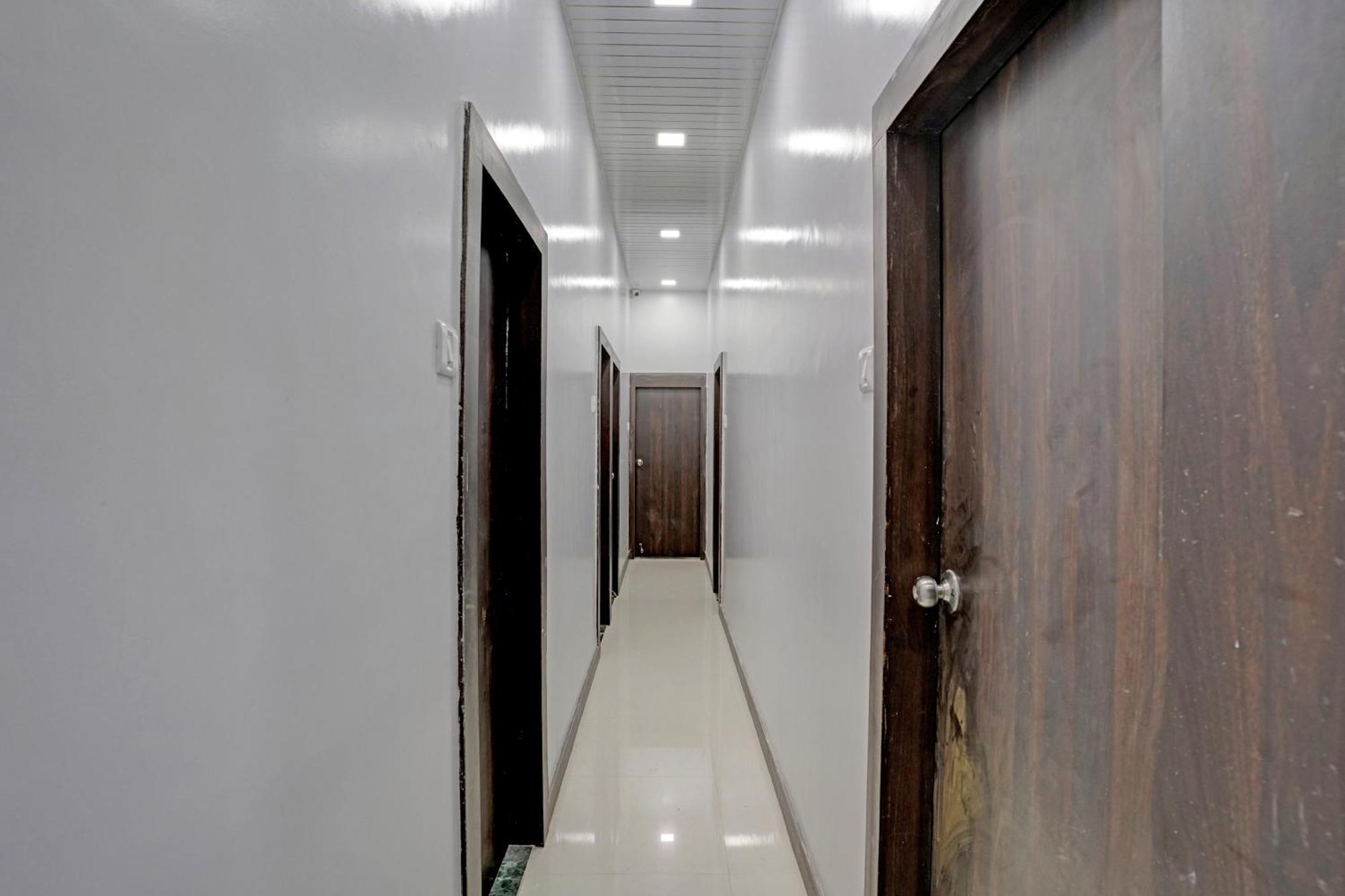 Hotel O Nithyanand Bombay Esterno foto